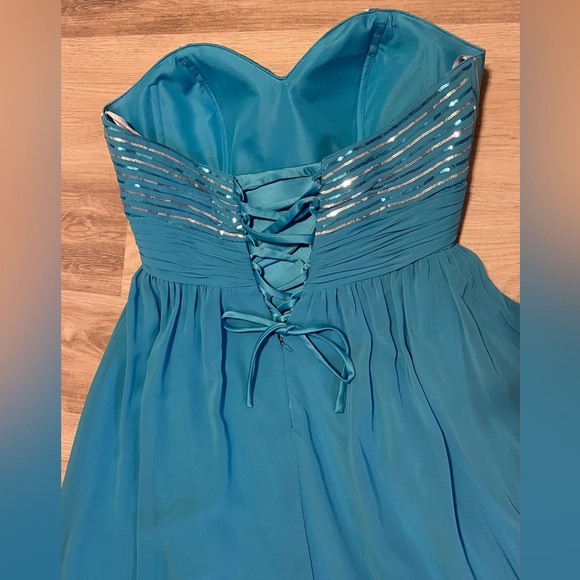 Grad/ Prom dress size 14 - Picture 5 of 5